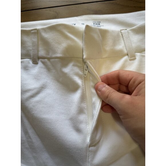 Old Navy Pants Women's Size 10 White High Rise Pixie Secret Smooth Pockets - Picture 8 of 14